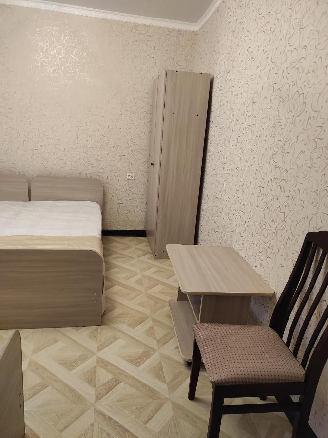 Гостевой Дом Лума Hotel Suhumi Exterior foto